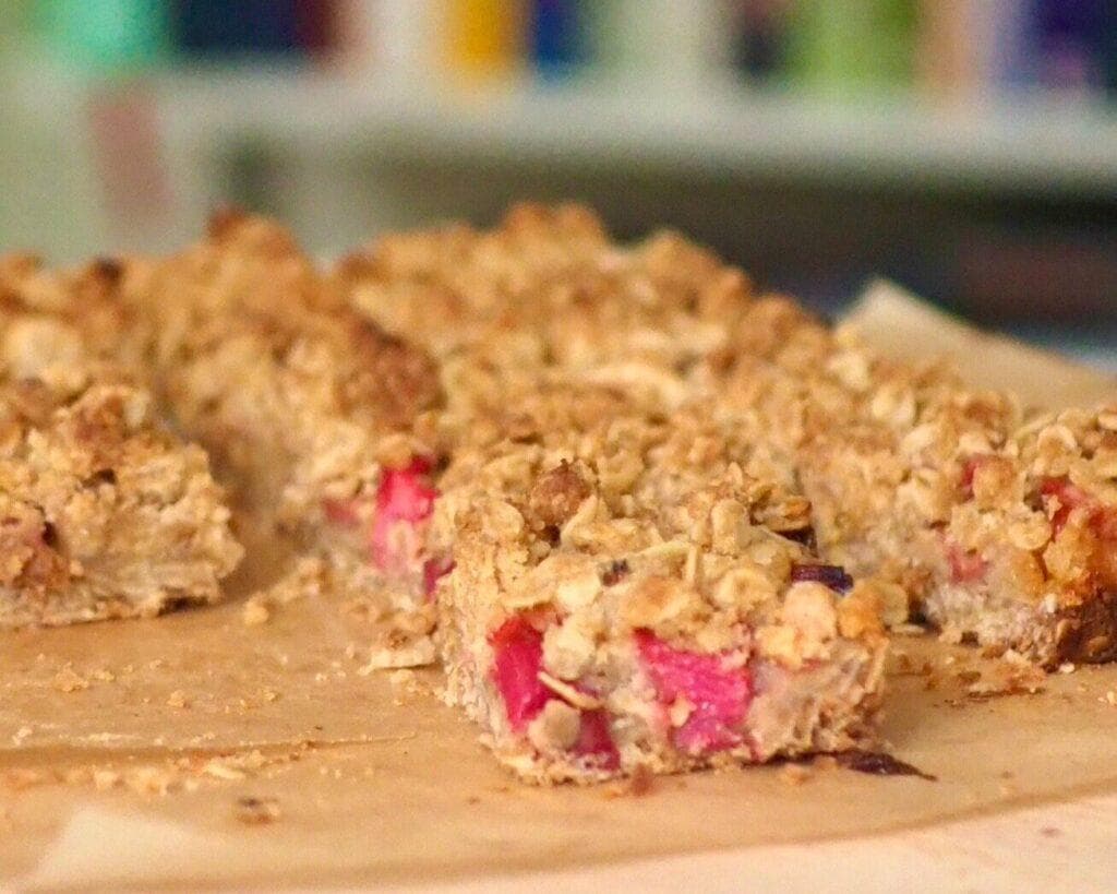 Rhubarb Crumble Bars