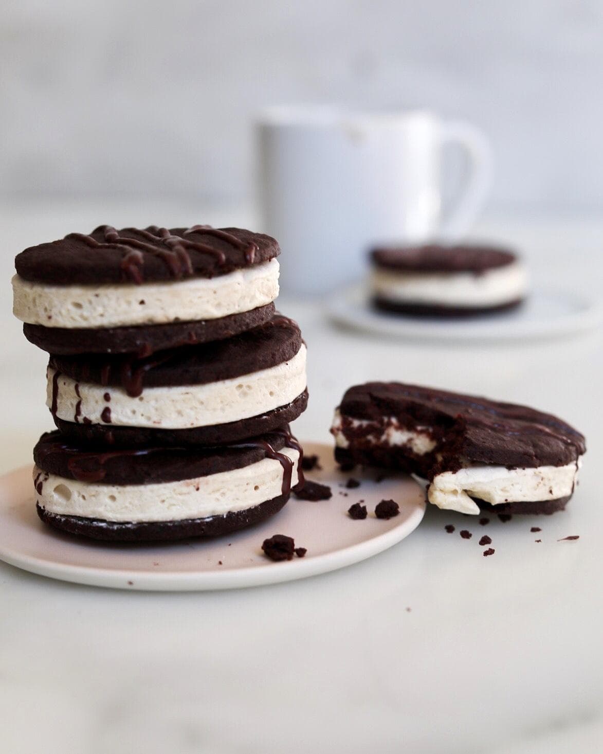 Chocolate Sandwich Cookies with Peanut Butter Marshmallow