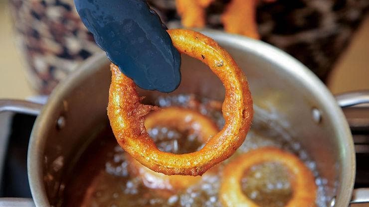 Bhajia-Inspired Onion Rings with Chili Dip